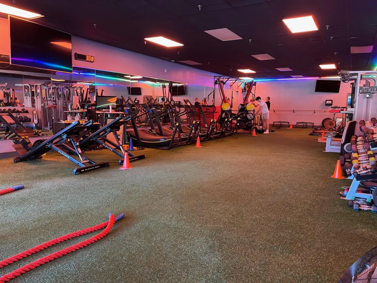 LAVA 24 Fitness gym tour 6