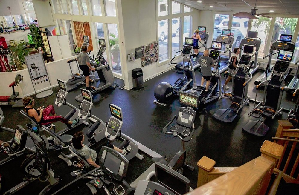 Inside LAVA 24 Fitness — gym tour photo 9